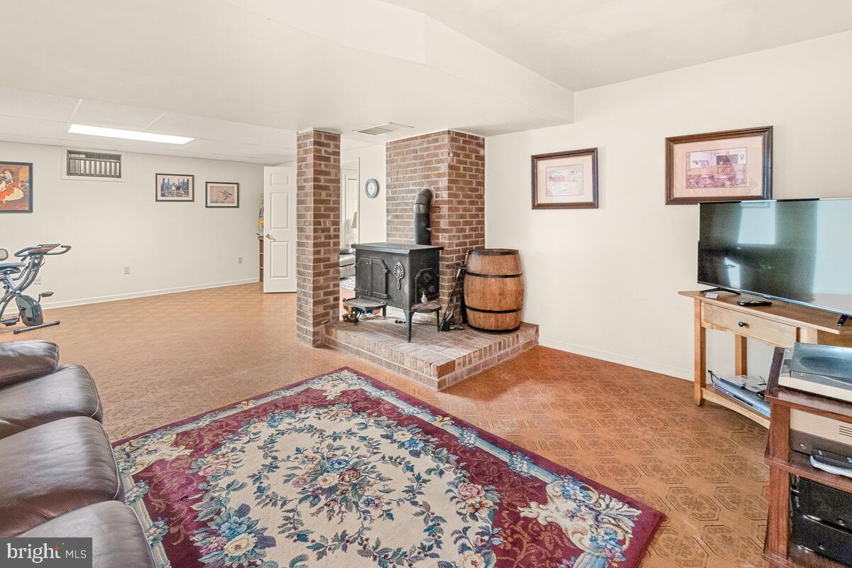8517 High Ridge Road Ellicott City, MD 21043 - Photo 26 of 37 Gallery Image 26
