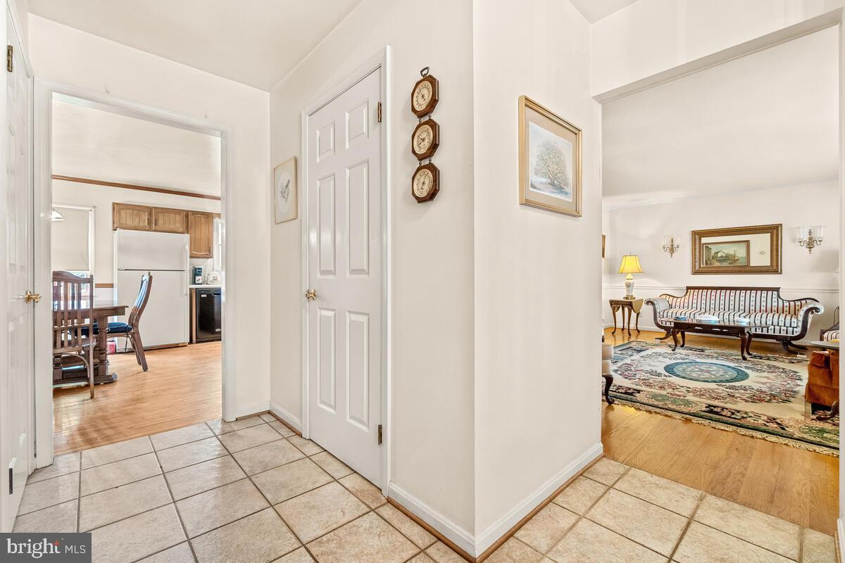 8517 High Ridge Road Ellicott City, MD 21043 - Photo 6 of 37 Gallery Image 6