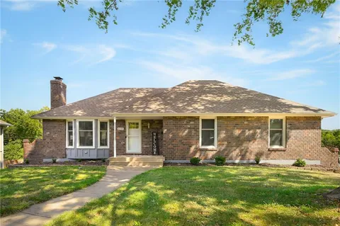 $329,000 | 6115 Larson Avenue, Kansas City, MO 64133