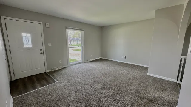 $299,000 | 34W789 South James Drive, St. Charles, IL 60174