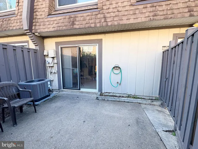 $280,000 | 3813 Segundo Place, Unit D, Alexandria, VA 22309