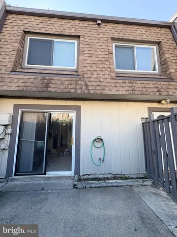 $280,000 | 3813 Segundo Place, Unit D, Alexandria, VA 22309