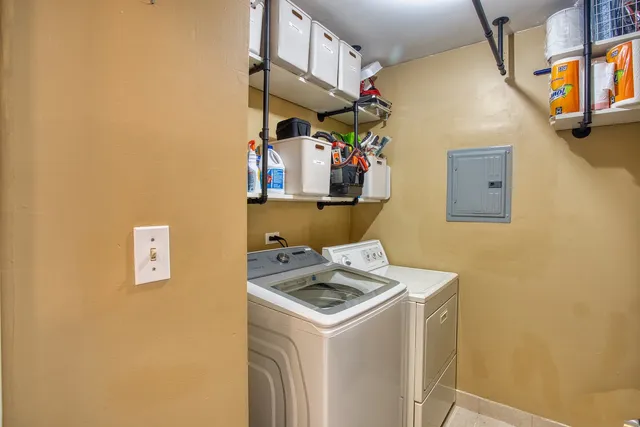 $250,000 | 7070 Newport Drive, Unit 203, Woodridge, IL 60517