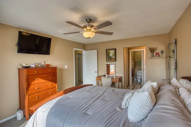 $250,000 | 7070 Newport Drive, Unit 203, Woodridge, IL 60517