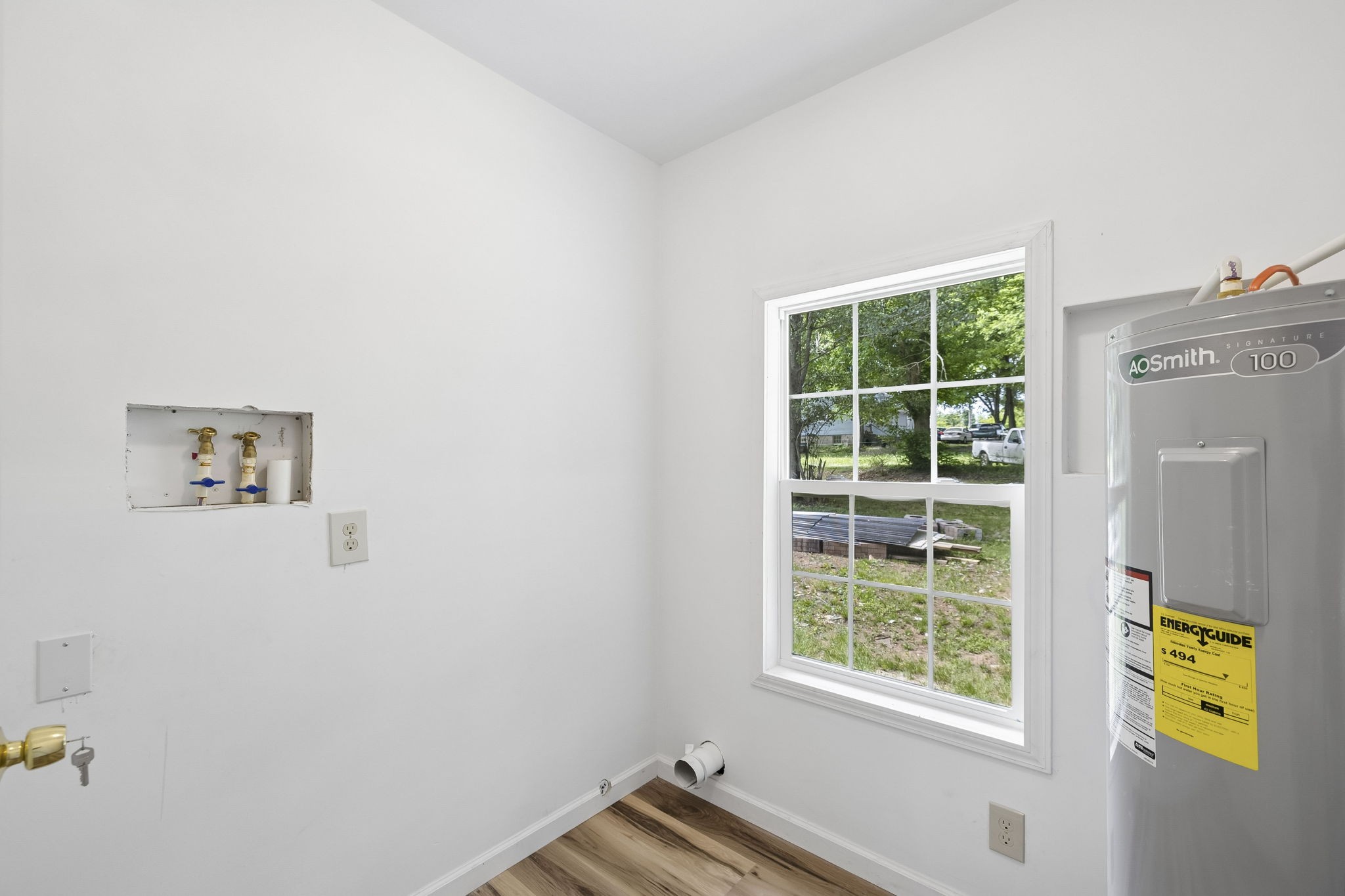 1200 Little Street Winchester, TN 37398 - Photo 37 of 54 a view of an empty room with a window