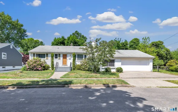 $950,000 | 102 Geneva Terrace, Fairfield, CT 06824