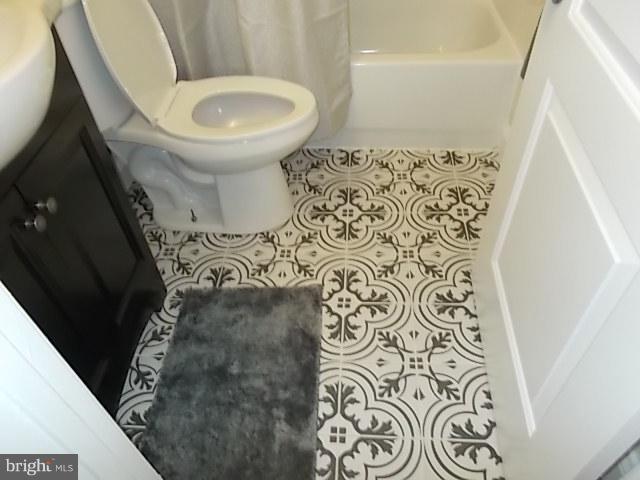2112 Redthorn Road Baltimore, MD 21220 - Photo 9 of 18 Bath