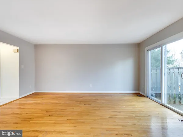 $3,200 | 2302 Wheystone Court, Vienna, VA 22182