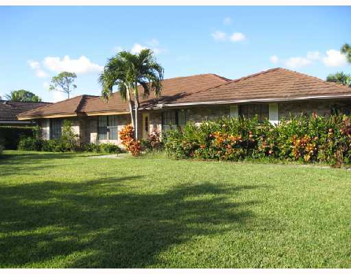 1 Kintyre Road Palm Beach Gardens, FL 33418 - Photo 1 of 5 Primary Photo