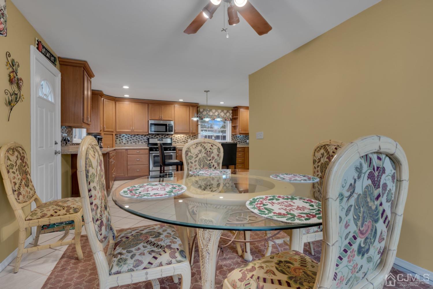 17 Temple Road, Unit 17 Old Bridge, NJ 08859 - Photo 16 of 40 a view of a dining room with furniture