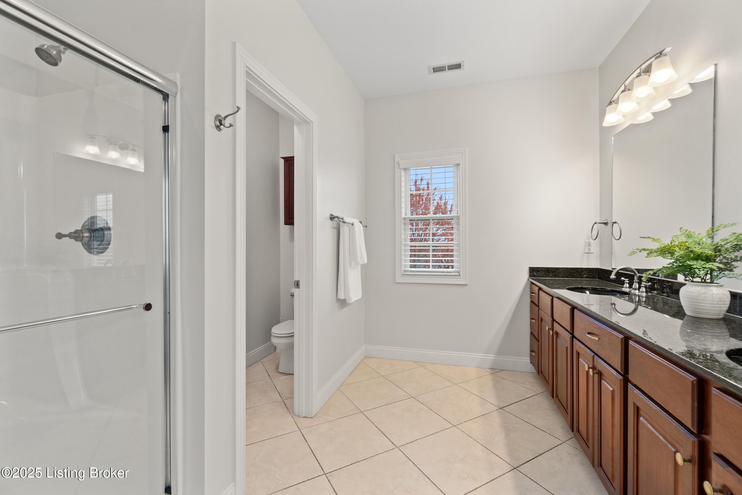 6601 Hypoint Ridge Road Crestwood, KY 40014 - Photo 25 of 65 Primary Bath 2