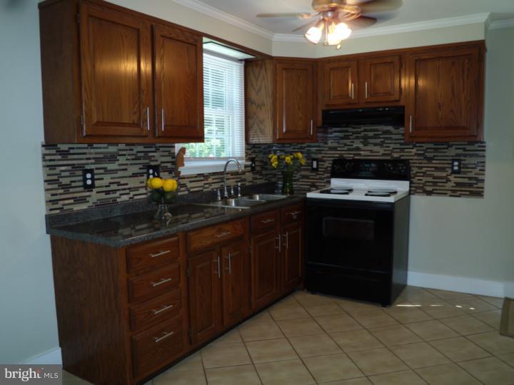 7 Devon Road Wilmington, DE 19809 - Photo 3 of 12 Gallery Image 3