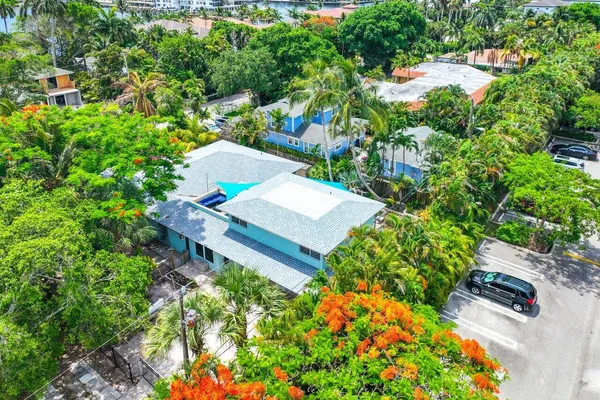 $7,000 | 300 Southeast 7th Avenue, Delray Beach, FL 33483