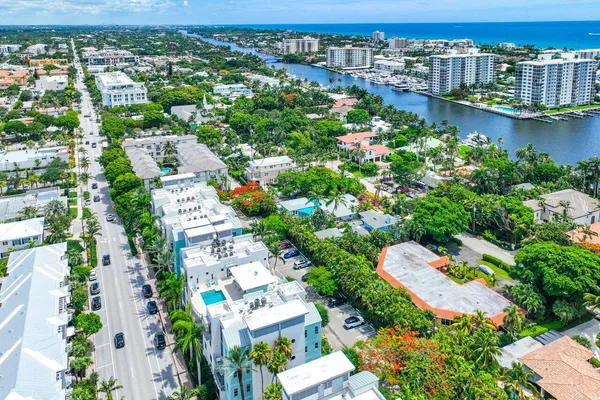 $7,000 | 300 Southeast 7th Avenue, Delray Beach, FL 33483