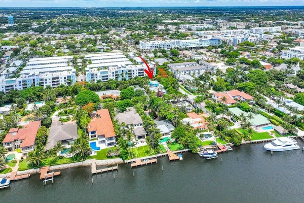 $7,000 | 300 Southeast 7th Avenue, Delray Beach, FL 33483