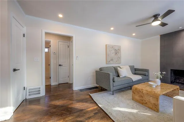 $349,900 | 5529 Granada Lane, Mission, KS 66205