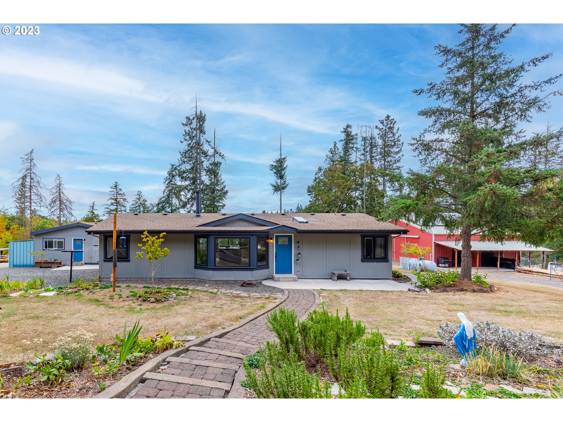36933 Edgemont Drive Lebanon, OR 97355 - Photo 1 of 43 Gallery Image 1