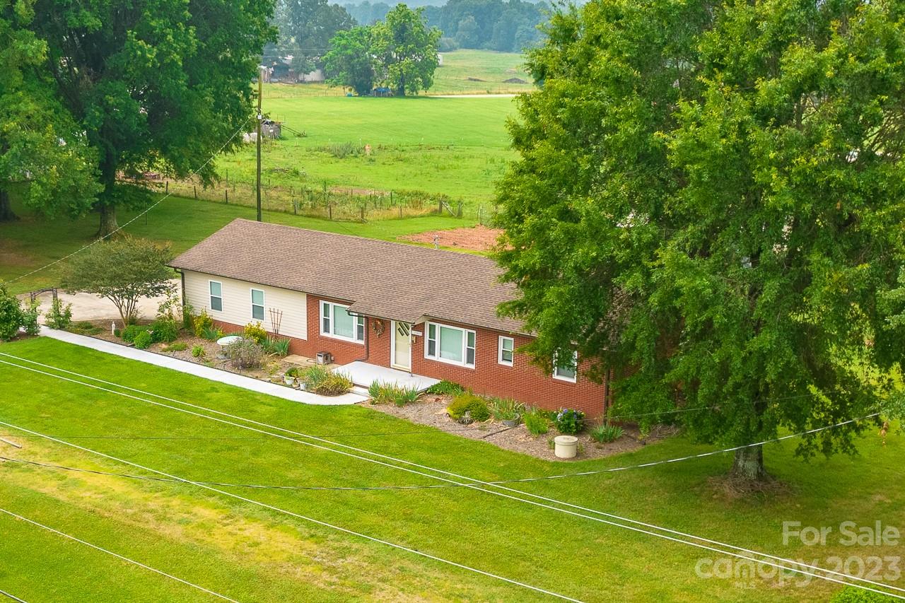 2504 Old Mountain Road Hiddenite, NC 28636 - Photo 20 of 31 Gallery Image 20