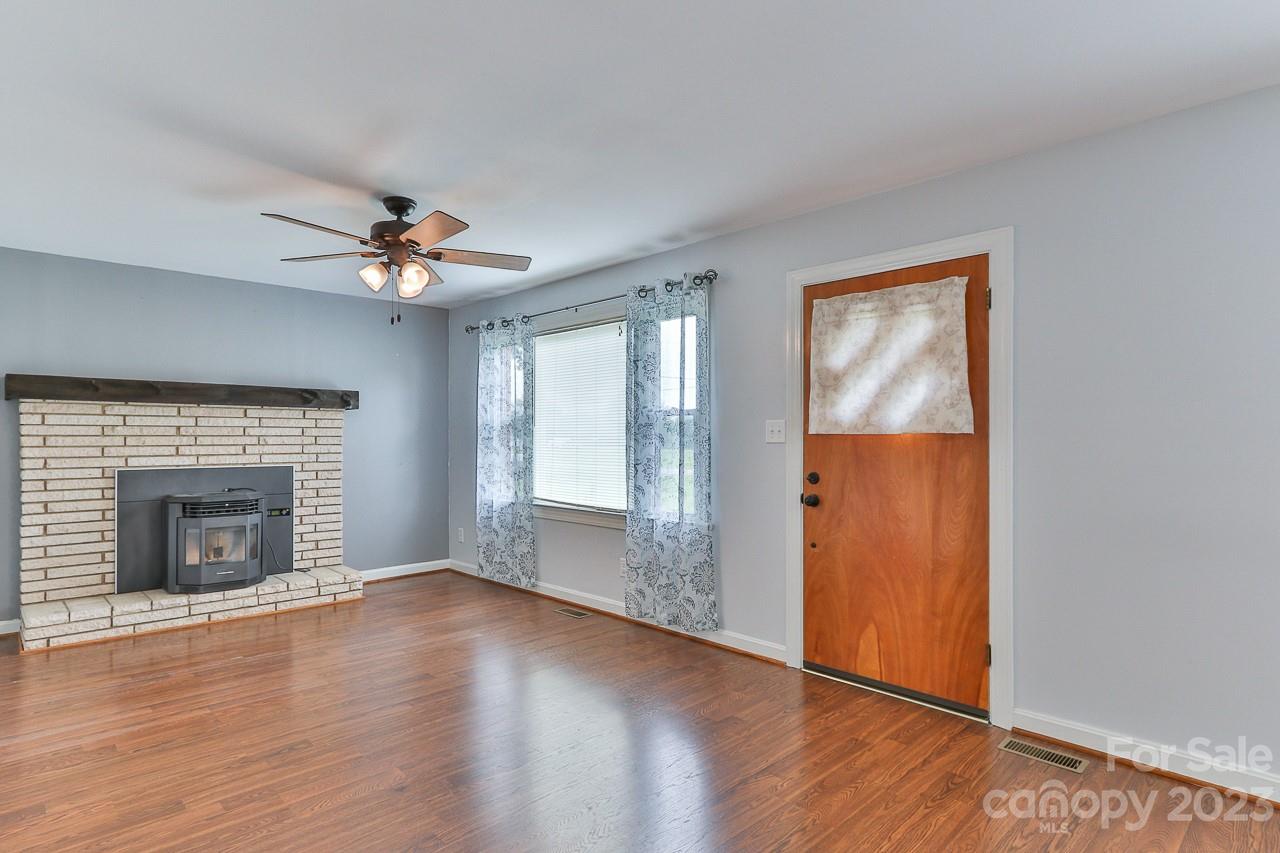 2504 Old Mountain Road Hiddenite, NC 28636 - Photo 3 of 31 Gallery Image 3