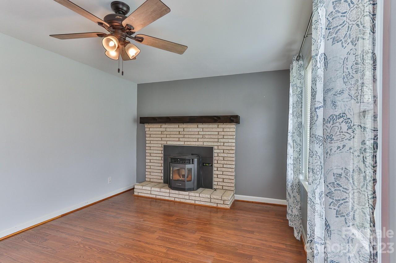 2504 Old Mountain Road Hiddenite, NC 28636 - Photo 8 of 31 Gallery Image 8