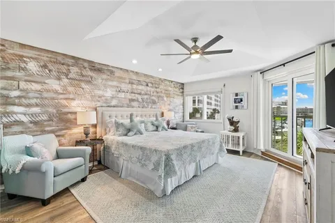 $995,000 | 9101 Vanderbilt Drive, Unit 302, Naples, FL 34108