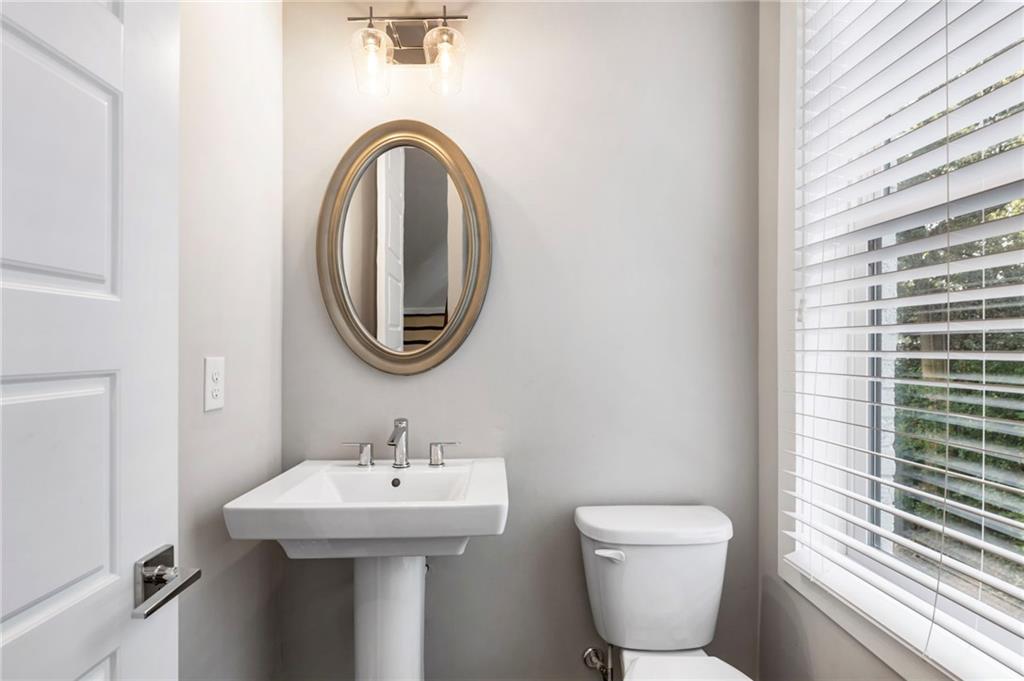 1819 Huntington Hills Lane Northwest Atlanta, GA 30309 - Photo 28 of 53