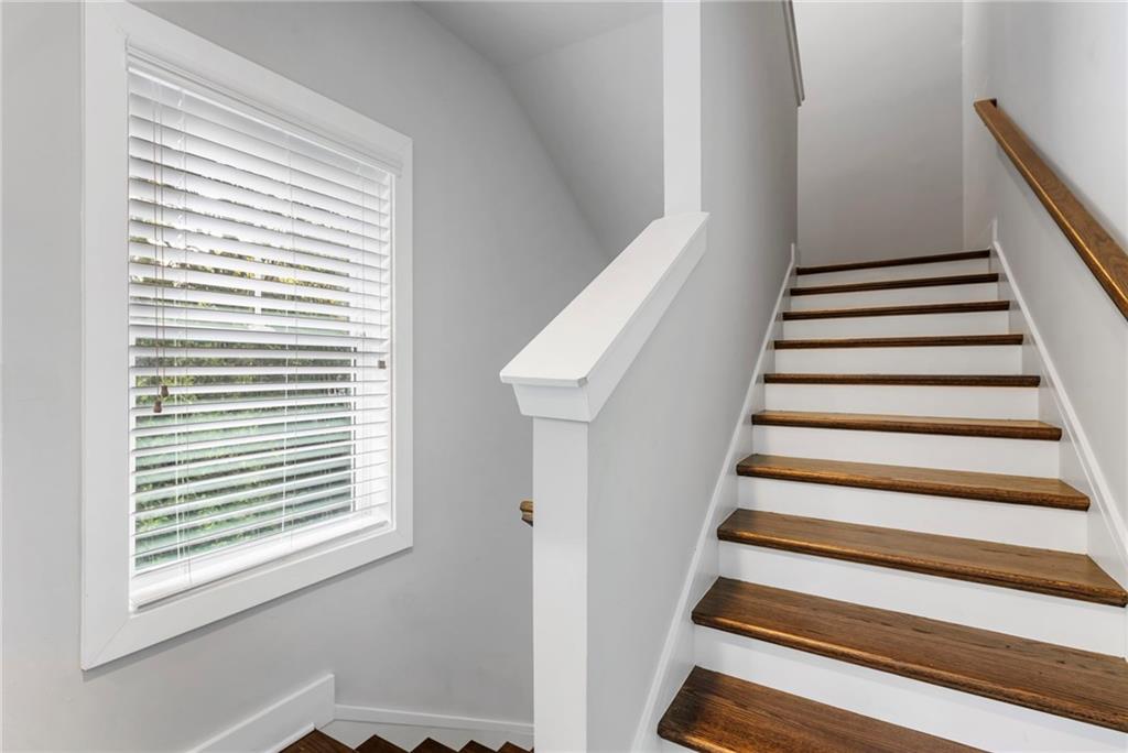 1819 Huntington Hills Lane Northwest Atlanta, GA 30309 - Photo 40 of 53 a view of entryway