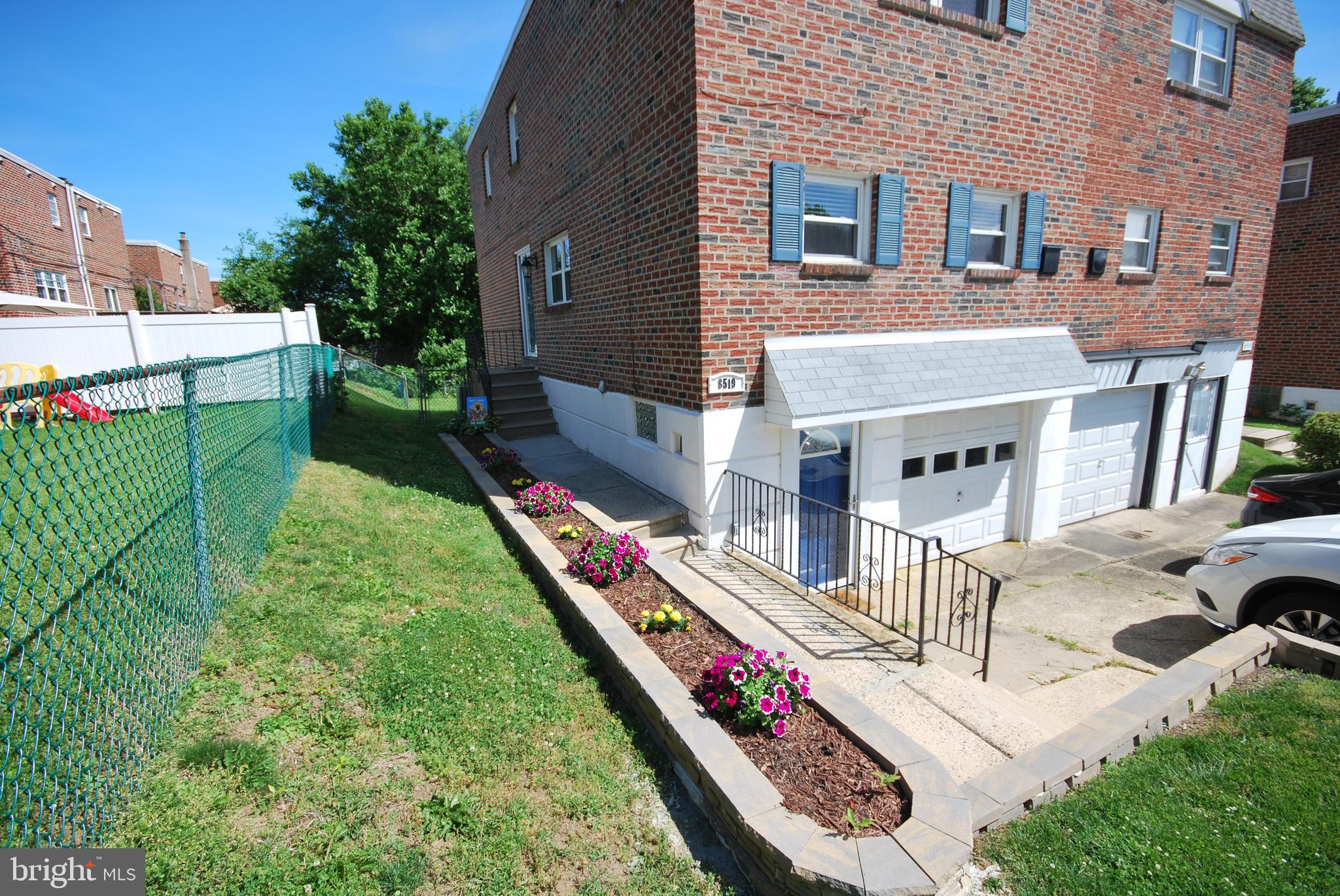8519 Bridle Road Philadelphia, PA 19111 - Photo 3 of 37 Gallery Image 3