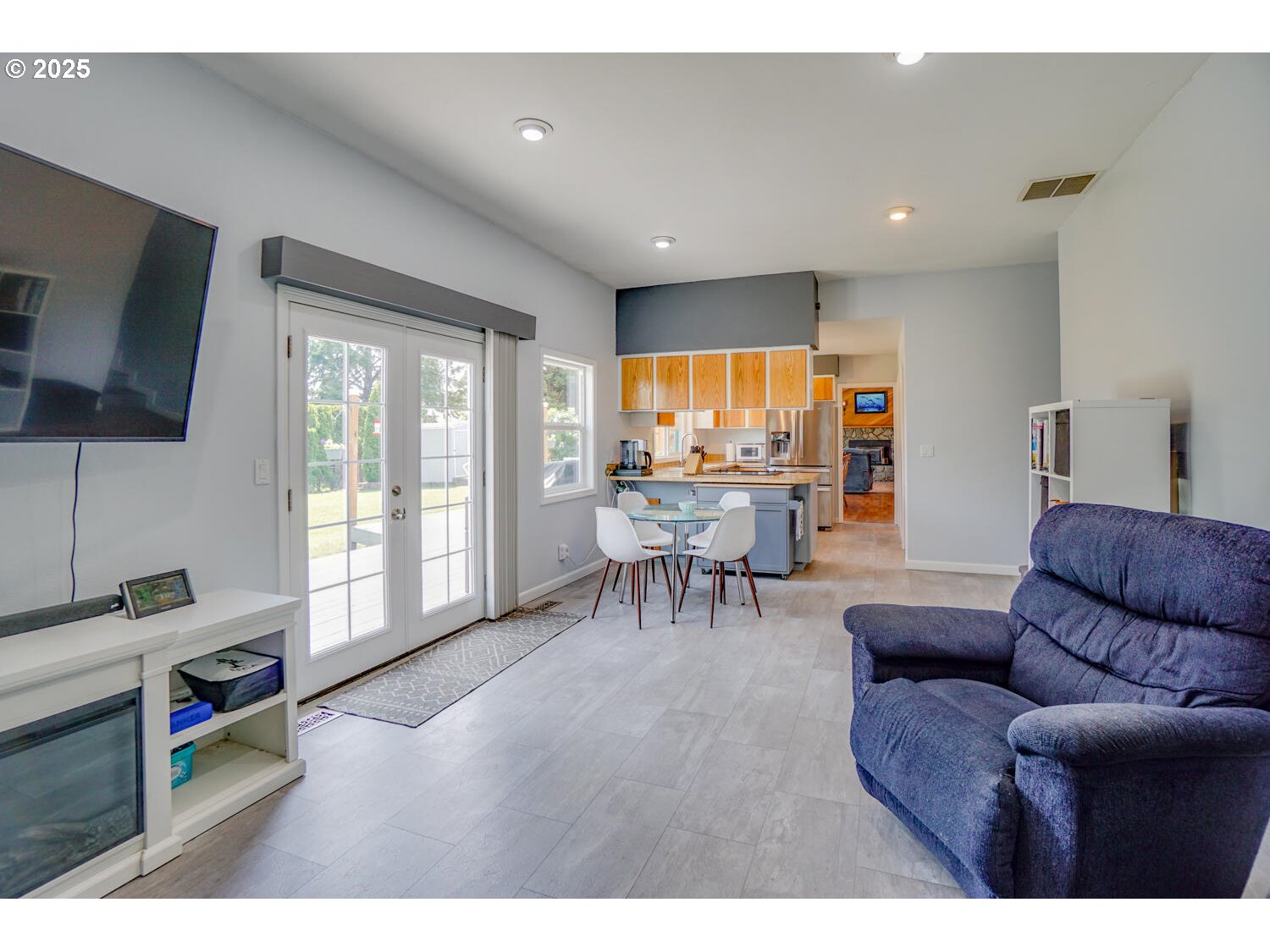 16115 Northeast 31st Avenue Ridgefield, WA 98642 - Photo 14 of 40 Family Room
