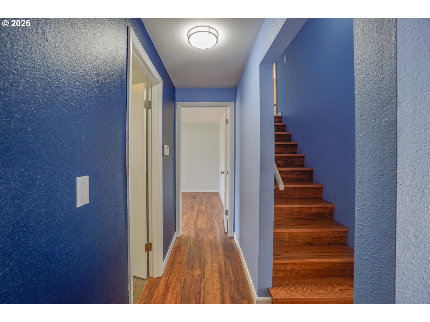 16115 Northeast 31st Avenue Ridgefield, WA 98642 - Photo 16 of 40 Hallway