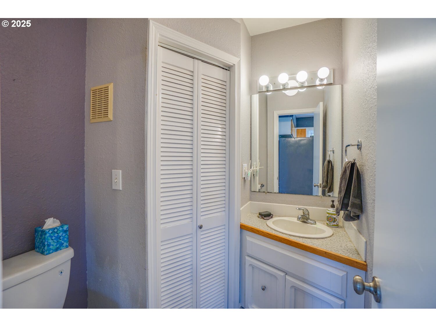 16115 Northeast 31st Avenue Ridgefield, WA 98642 - Photo 28 of 40 Bathroom