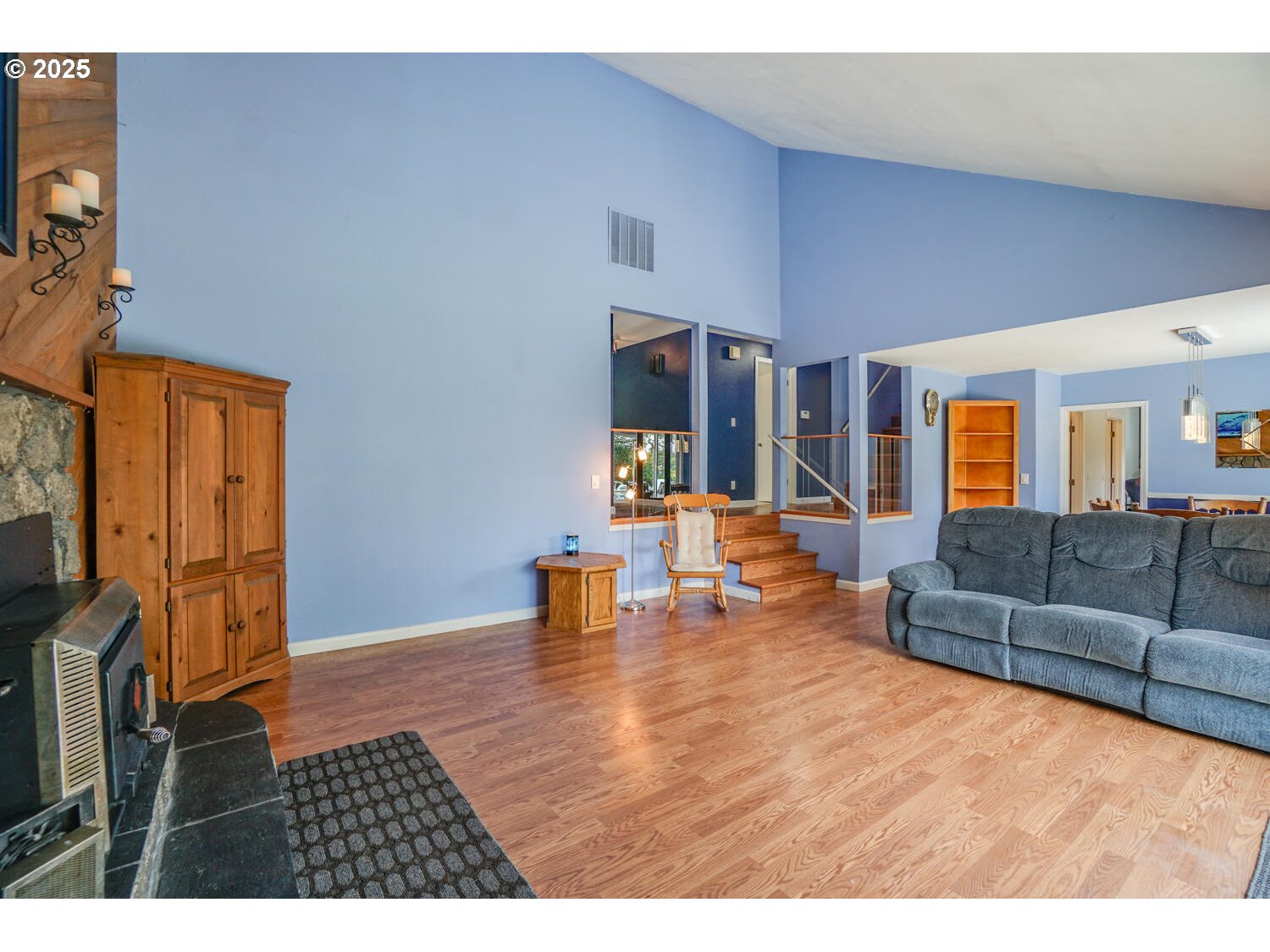 16115 Northeast 31st Avenue Ridgefield, WA 98642 - Photo 8 of 40 Living Room