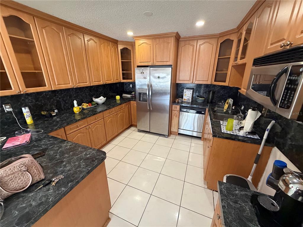 18615 Southwest 98th Avenue Miami, FL 33157 - Photo 11 of 44