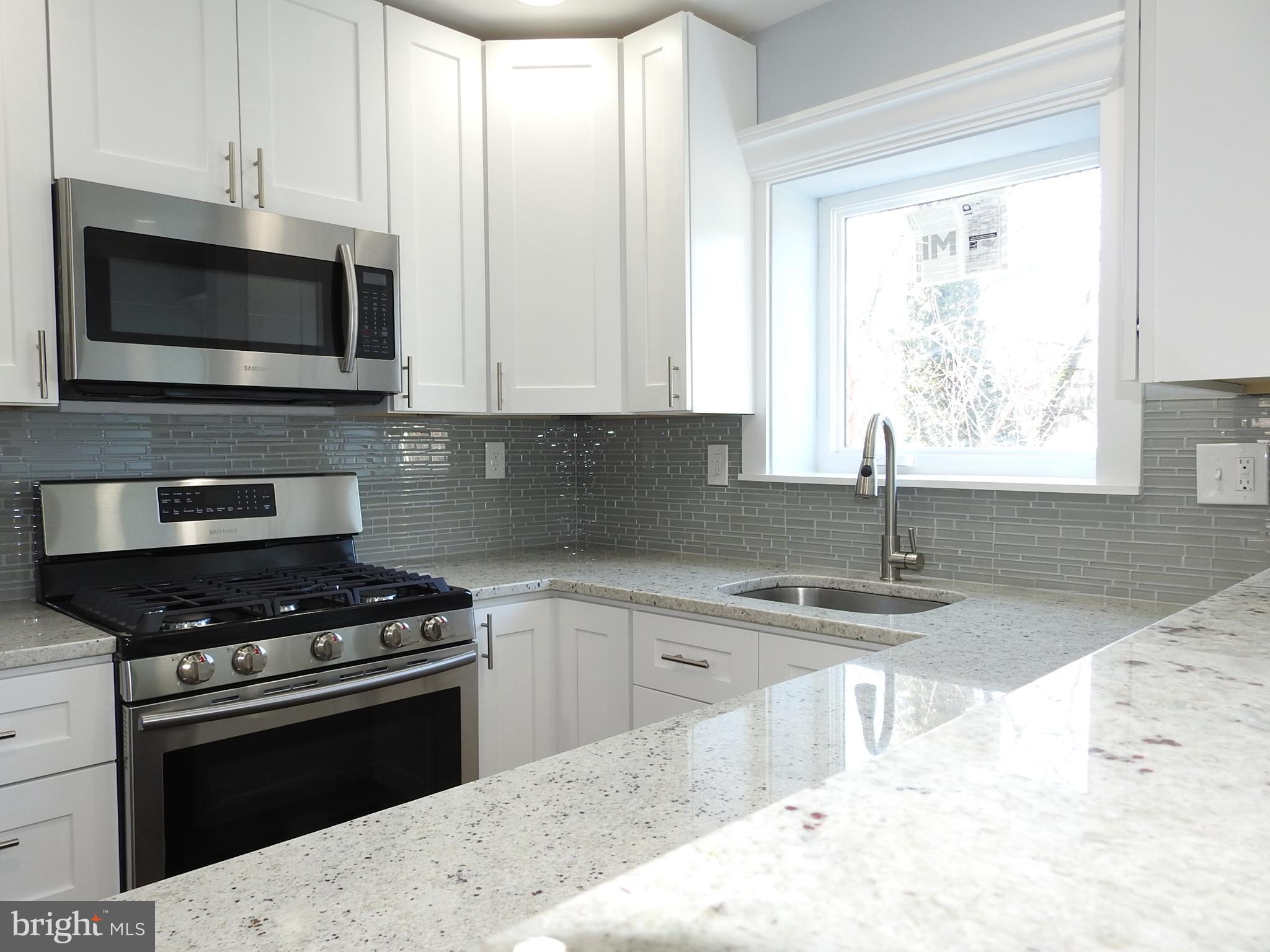 4430 Manorview Road Baltimore, MD 21229 - Photo 7 of 41 Gallery Image 7