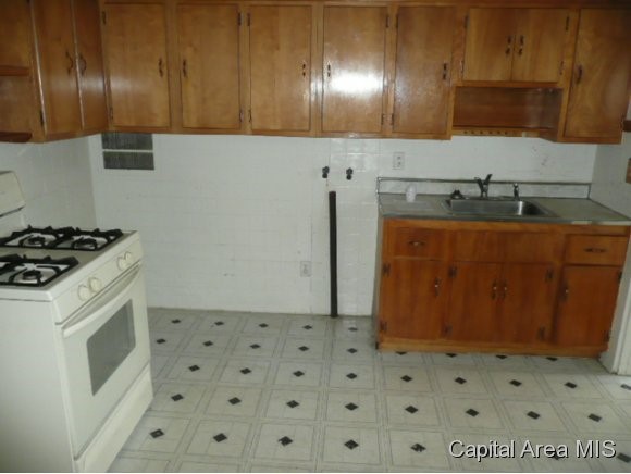 2207 East Keys Avenue Springfield, IL 62702 - Photo 7 of 11