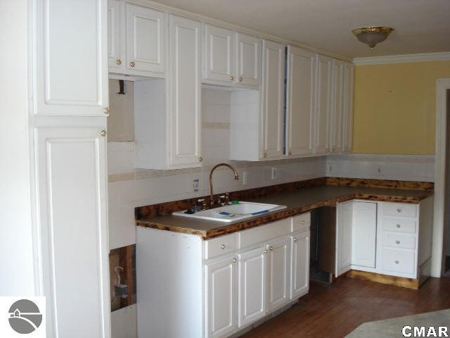 8102 East Pleasant Valley Road Shepherd, MI 48883 - Photo 2 of 20 1767255-1.JPG