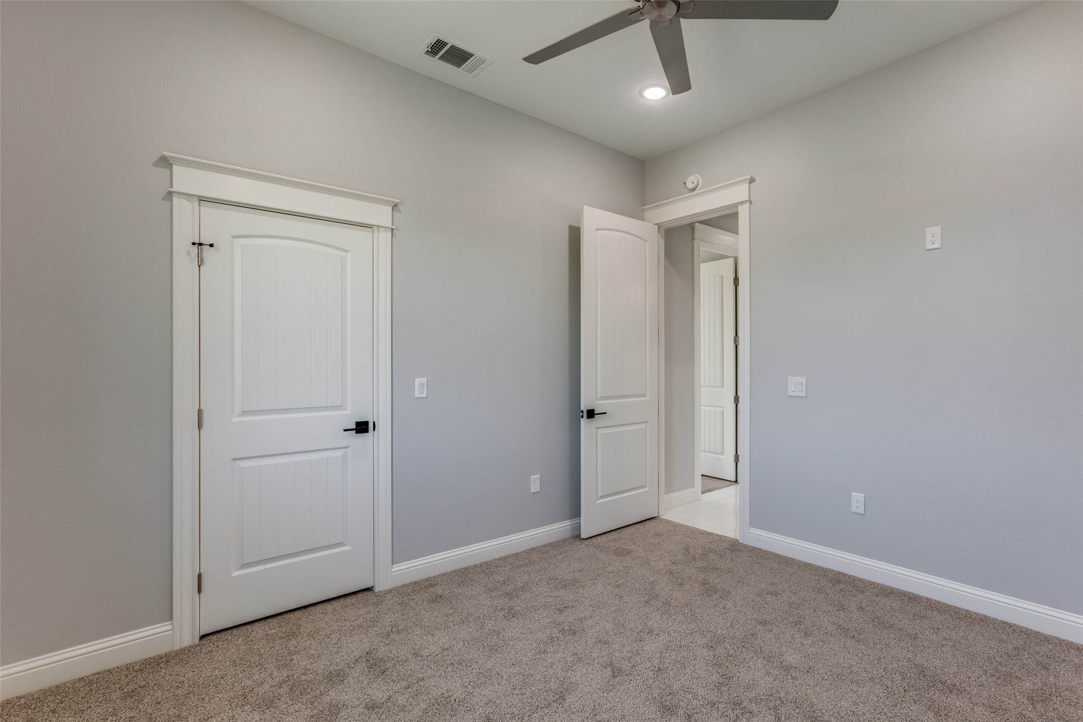 485 Post Oak Gonzales, TX 78629 - Photo 21 of 38 an empty room with closet area