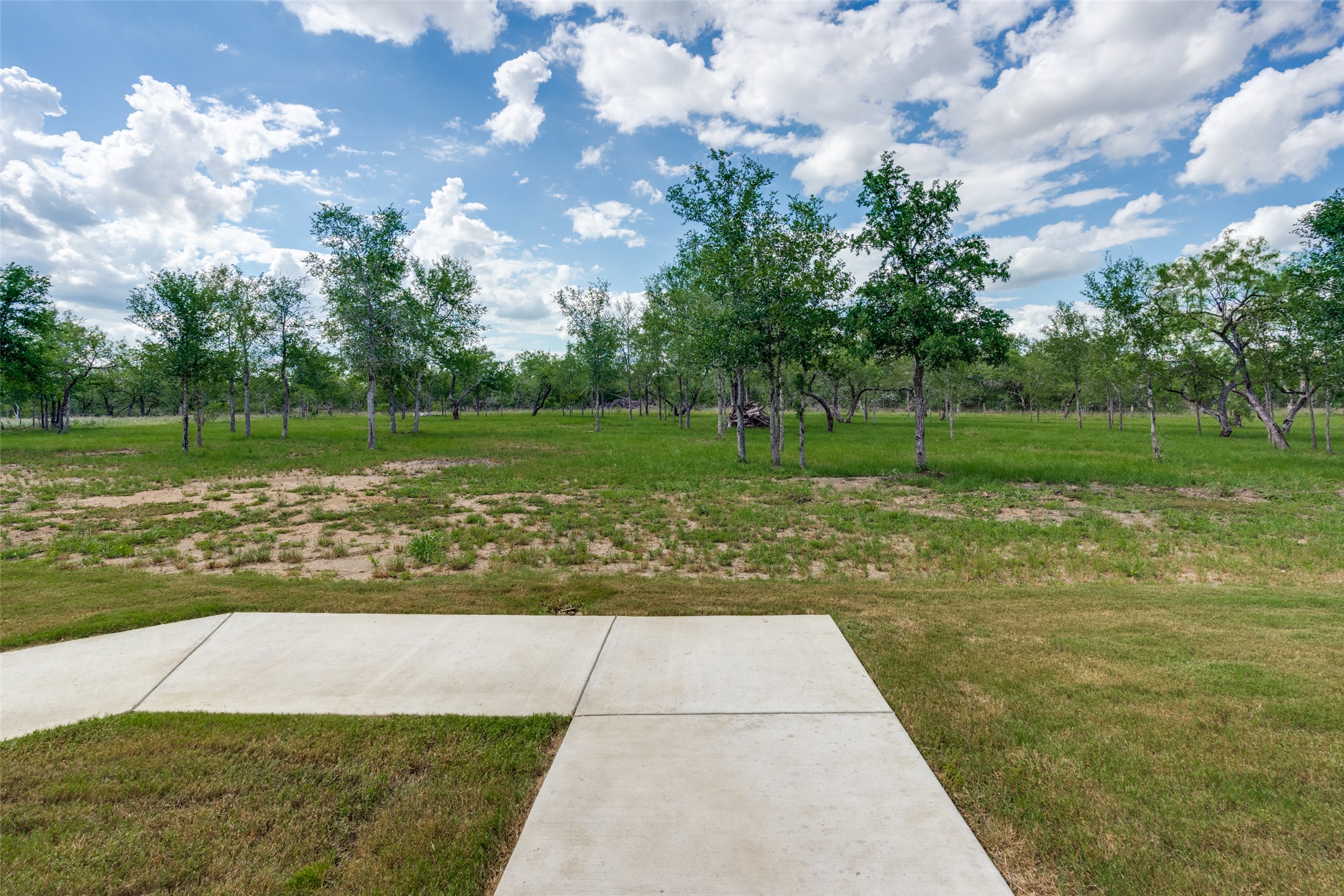 485 Post Oak Gonzales, TX 78629 - Photo 33 of 38 a view of a backyard