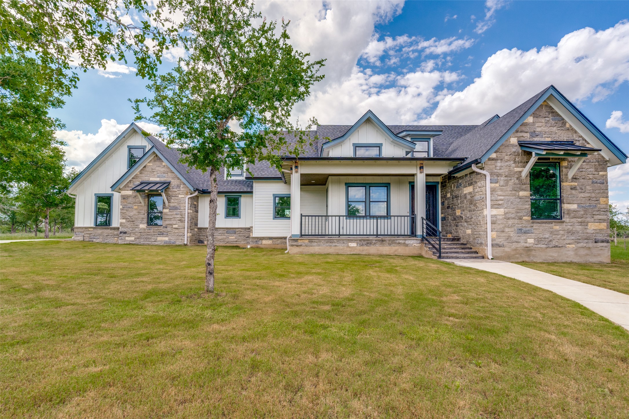 485 Post Oak Gonzales, TX 78629 - Photo 37 of 38 a front view of a house with swimming pool