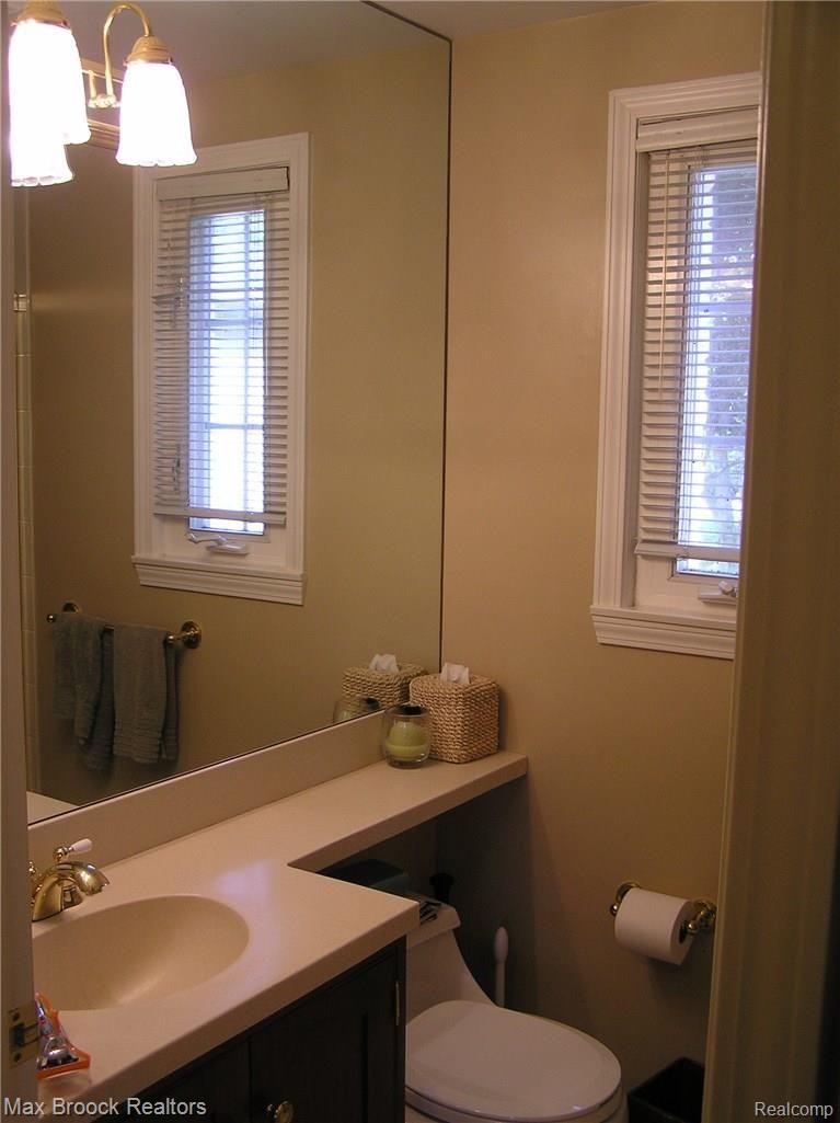 1810 Graefield Road, Unit 16 Birmingham, MI 48009 - Photo 15 of 16 CXIT9449.jpg