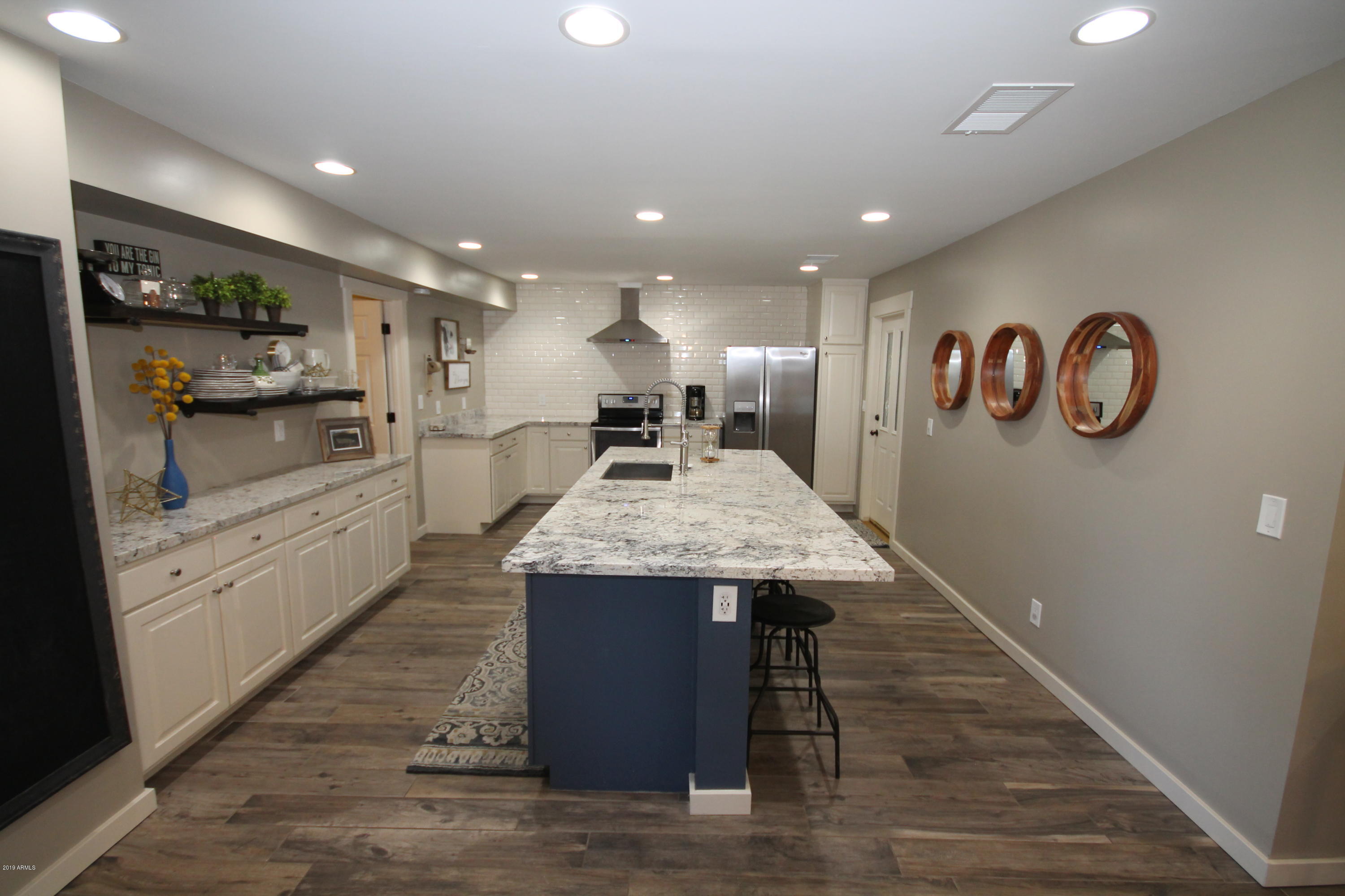 3816 West Hearn Road Phoenix, AZ 85053 - Photo 4 of 35 IMG_9967