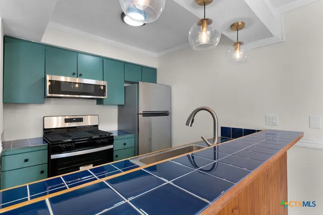 $189,000 | 7801 Shoal Creek Boulevard, Unit 240, Austin, TX 78757