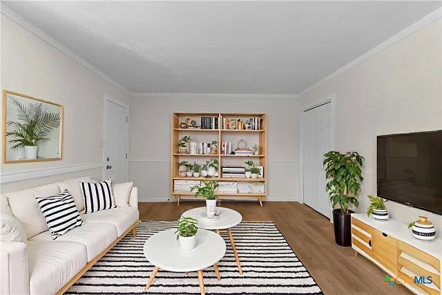 $189,000 | 7801 Shoal Creek Boulevard, Unit 240, Austin, TX 78757