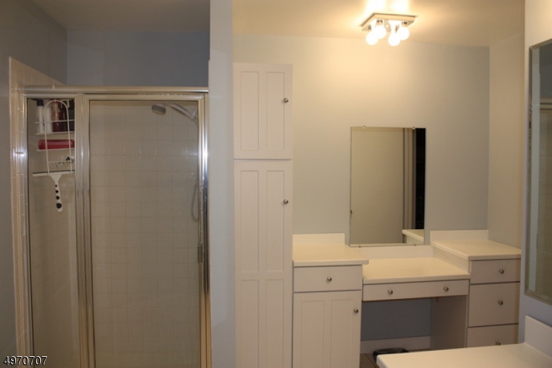 147 Castle Ridge Drive East Hanover, NJ 07936 - Photo 11 of 15
