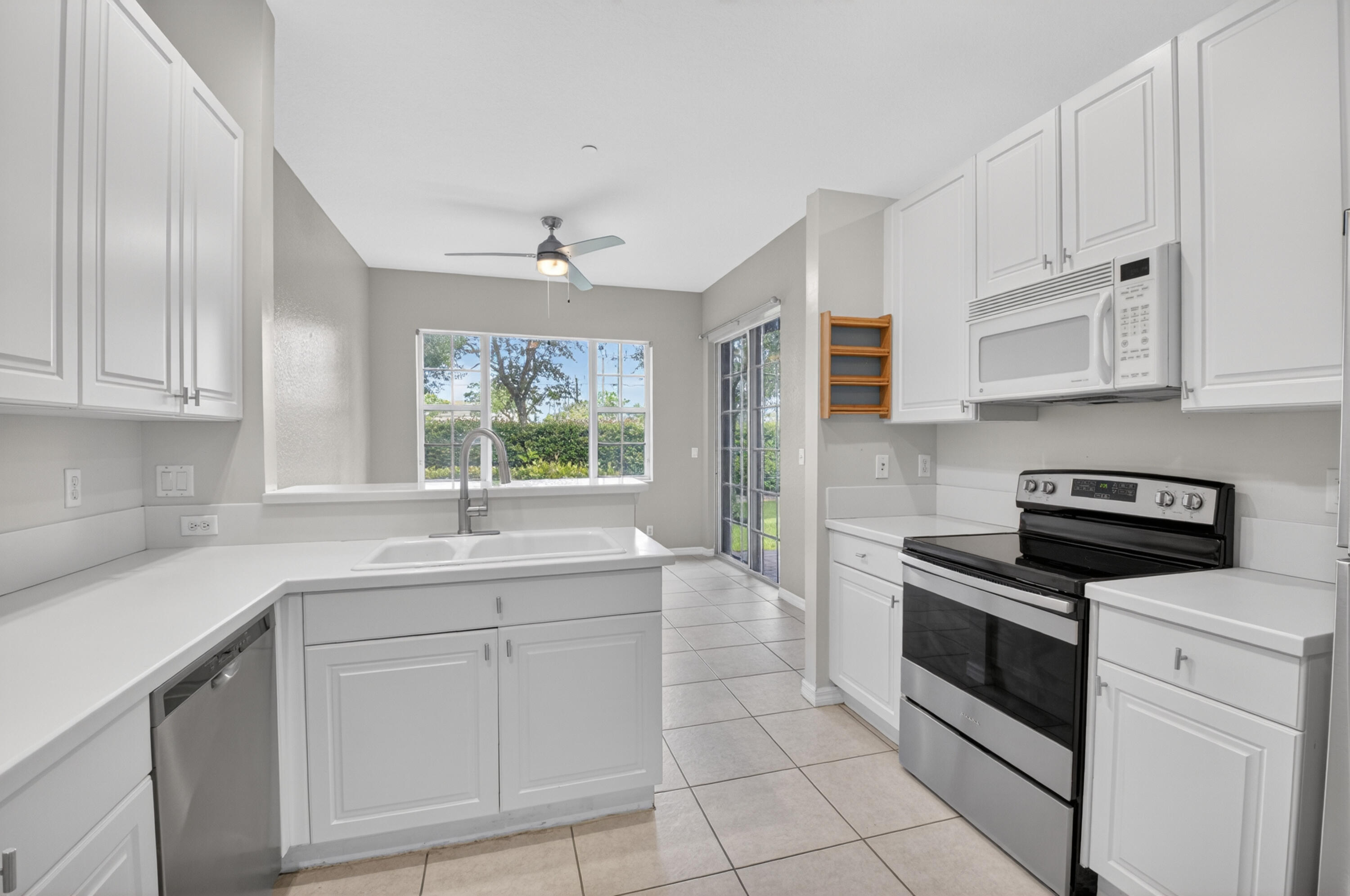 51 Lancaster Road Boynton Beach, FL 33426 - Photo 16 of 61 DSC_8873