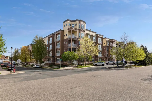 $225,000 | 2540 38th Avenue Northeast, Unit 417, St. Anthony, MN 55421