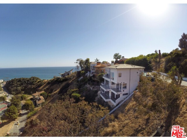 3850 Rambla Orienta Malibu, CA 90265 - Photo 26 of 33