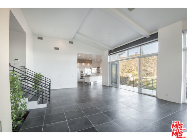 3850 Rambla Orienta Malibu, CA 90265 - Photo 8 of 33