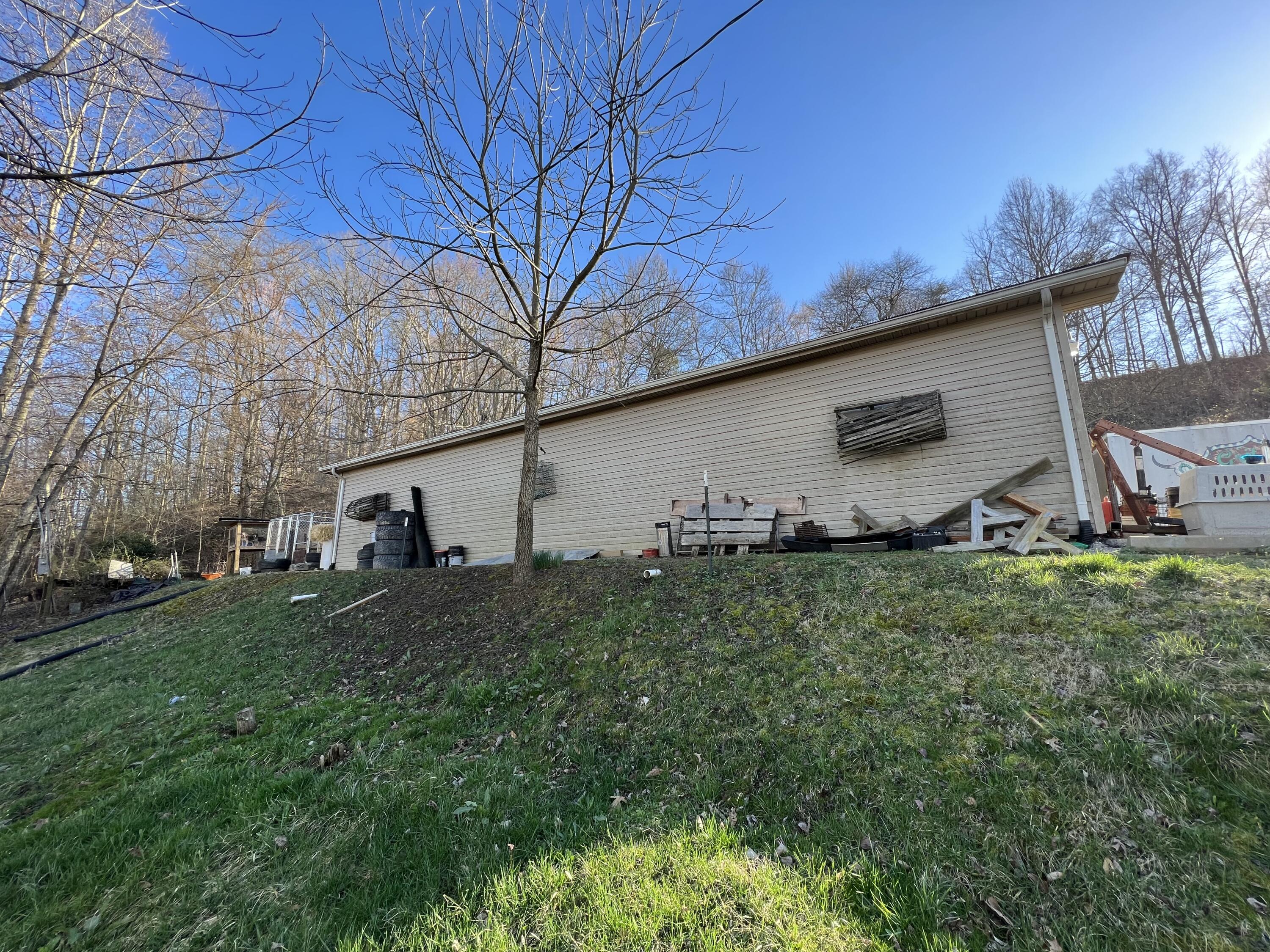 189 Glenview Road London, KY 40741 - Photo 7 of 23 21064617-8A04-41E7-AC6F-C1A49A326A7A