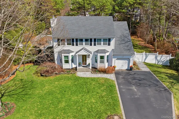 $799,000 | 187 Natures Lane, Miller Place, NY 11764